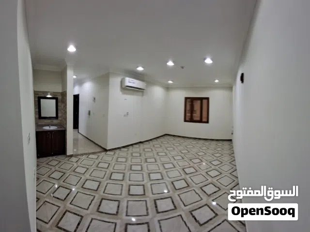 للإيجار شقة بعمارة بالوكرة للعائلات  3غرف منهم واحده ماستر