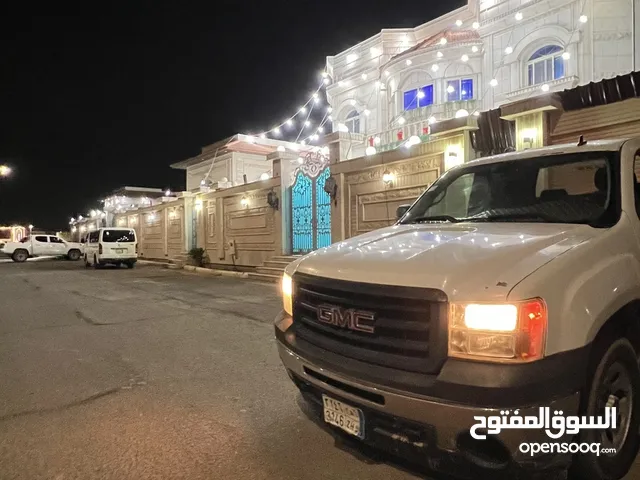 GMC Sierra 1500 AT4X in Al Madinah