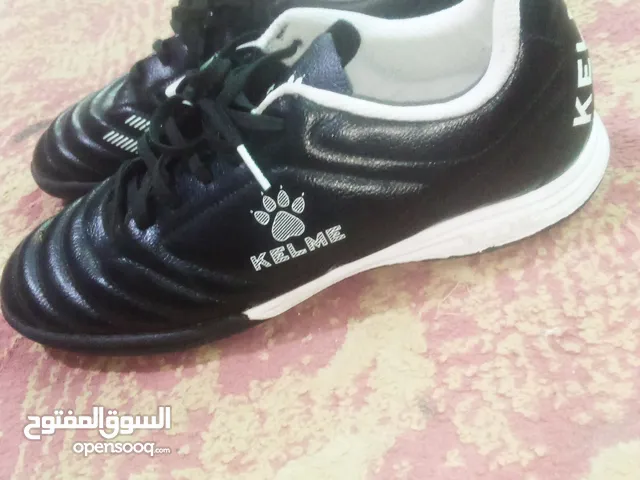 43 Sport Shoes in Zarqa