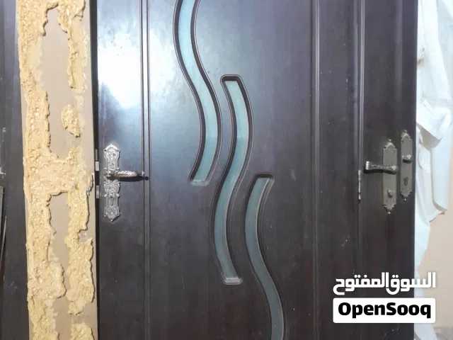 للبيع الباب
