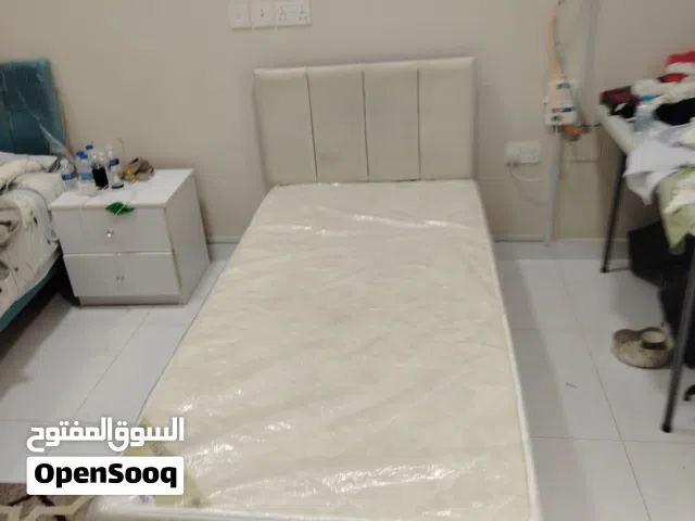 سرير للبيع مال شخص واحد
