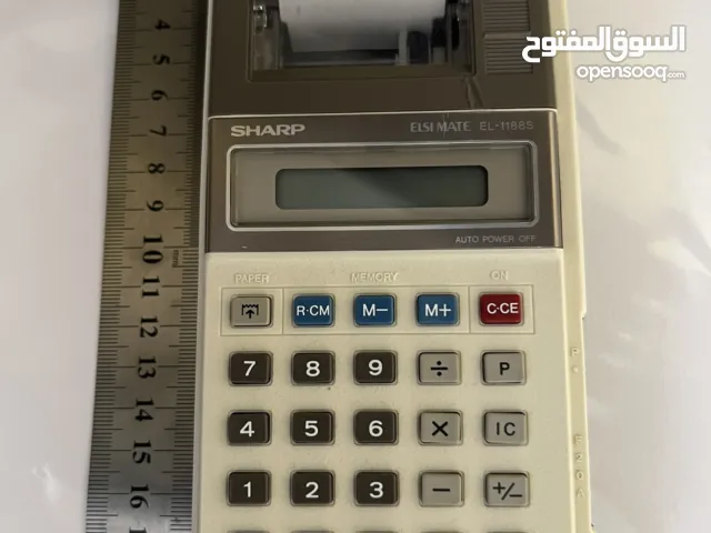 اله حاسبه مكتبيه طابعه مع لفة ورق اله حاسبه ماركة   SHARP  -  للهواه موديل قديم  جدا جدا  -  انتيك