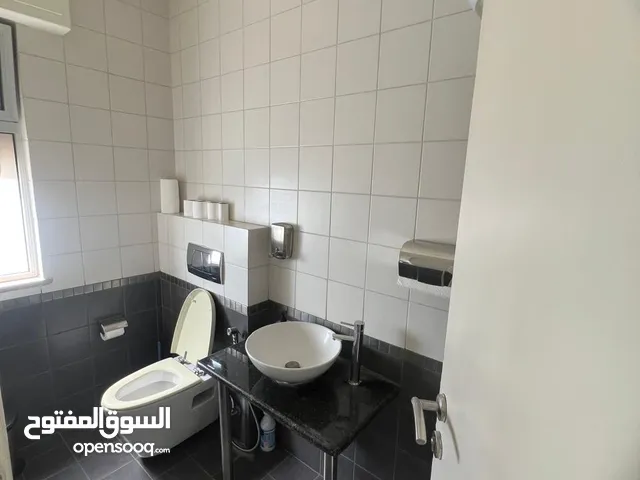 مختبر طبي للبيع
