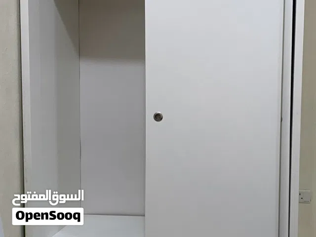 دولاب ملابس تفصيل مستخدم نظيف ابواب سحب