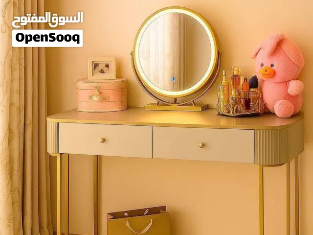 ميز تواليت لون رصاصي القياسات :  العمق 40 سم * العرض 120 سم * الارتفاع 78 سم