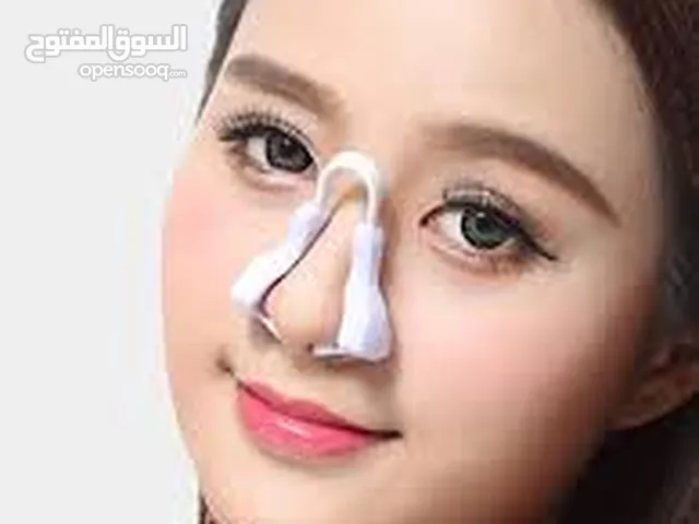 جهاز مكبس تصغير الانف و تقويمه  الطبي وبنتيجه ملحوظه من الاسبوع الاول  يقوم عظمتين انف