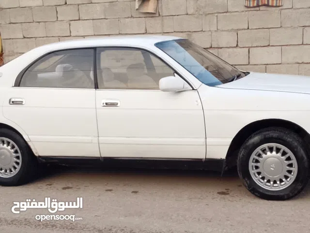 سياره بطه للبيع مكينه2500 مكفوله من الضربه ونقل جثه وصبغ بيهه رشات قليله