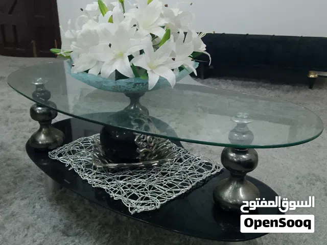 فرصة بيع طاوله زجاجيه حلوه وذوق