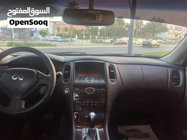 2017 إنفينيتي QX50 Luxe