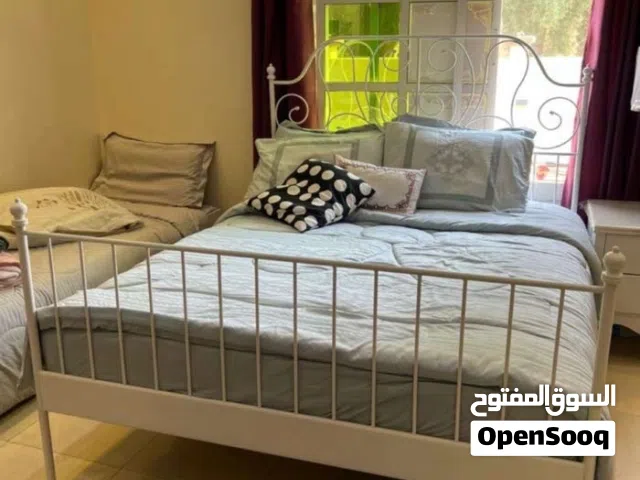 للبيع   سرير  وخزانه