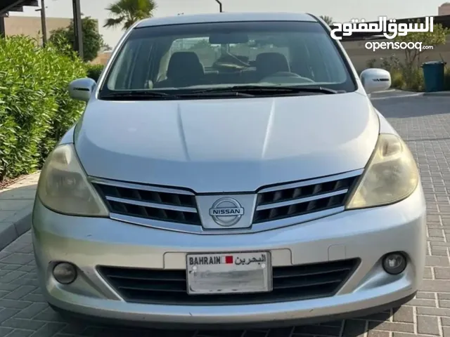 driver with car and electrician maintenance