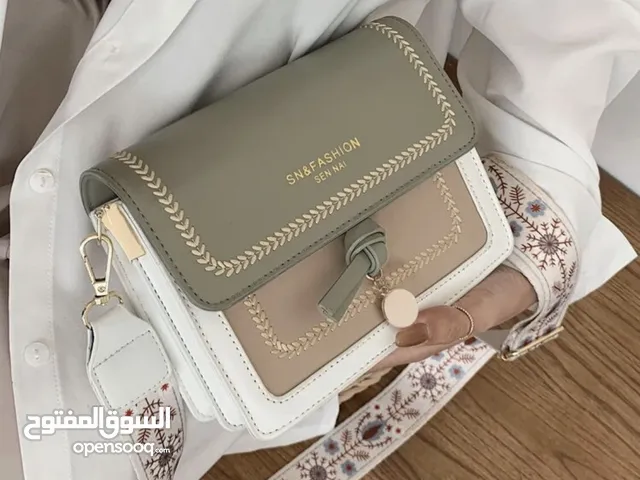 حقيبة للنساء بحزام طويل