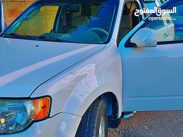 فورد اسكايب فل بفتحه فحص 3 جيد لون ابيض لؤلؤي بسعر مغري قابل للبدل
