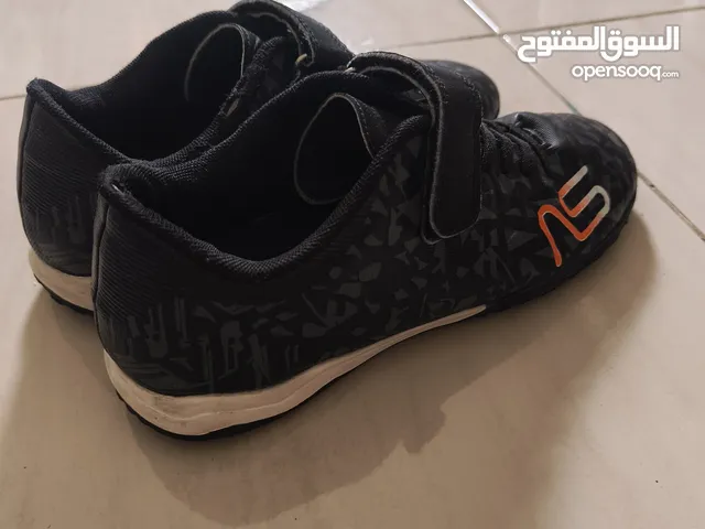 Branded Football Boots – Need cash urgently so offering at a low price (Only meet in Person)