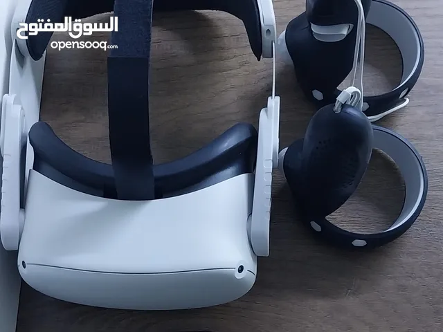Oculus Quest 2 (128gb) with lens and controller cover and case and charger