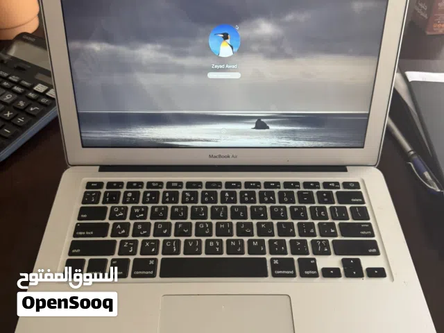 MacBook Air (13-inch Early 2015)   بحالة الوكلة ولا خدش استخدام بسيط جدا