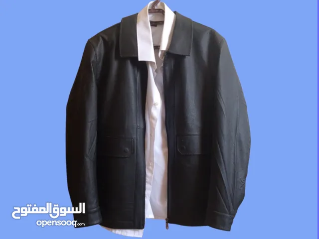 جاكيت جلد أسود أنيق حجم L (شبه جديد)