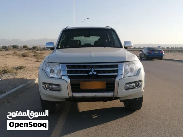 2019 ميتسوبيشي باجيرو GLS