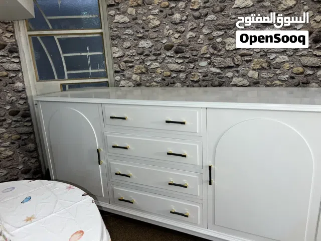 ميز خشب جديد