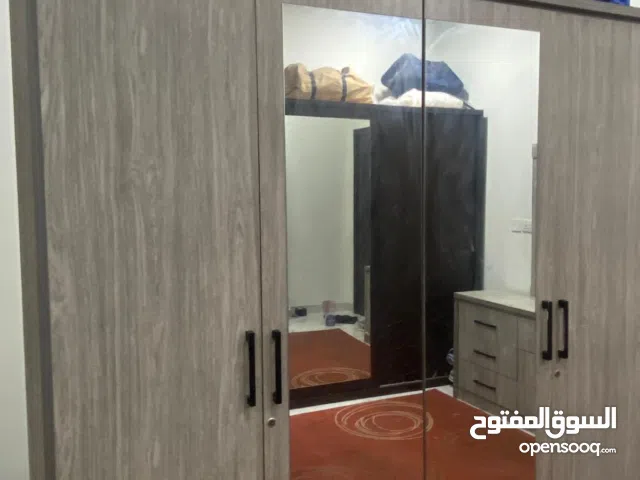 Second hand bedroom set for sale in good condition available for sale in east RIFFA