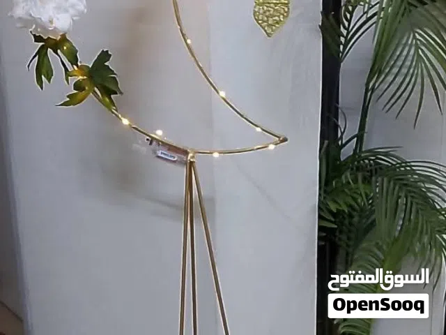 ستاند رمضان التقيل مع ورد واضاءه بسعر مغري 5.99 دينار  يضاف دينار للتعليقه