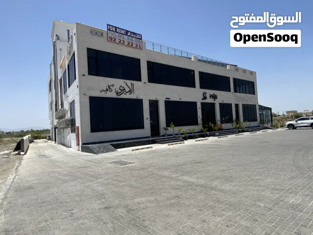 فرصة تاجير مميزة بموقع مميز  واطلالة جميلة على البحر  يبعد 10 متر عن ردسون بلو