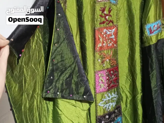 ثوب مطرز ثقيل مقاس كبير لوزن 85 تقريبا ثقيل