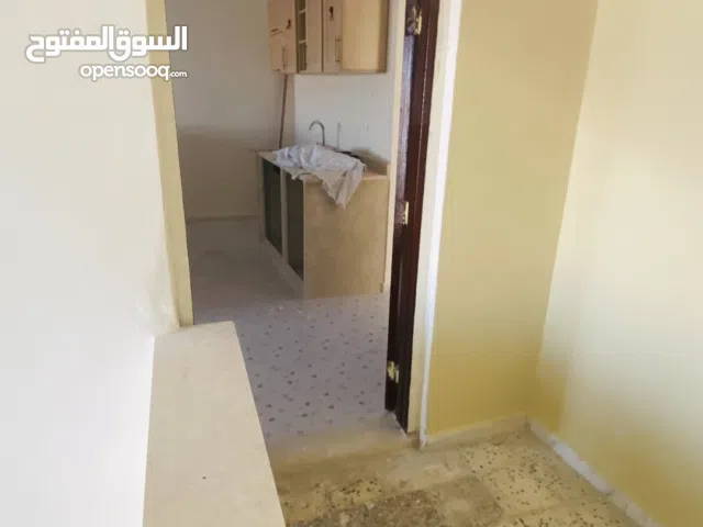 100 m2 2 Bedrooms Apartments for Rent in Tripoli Zanatah