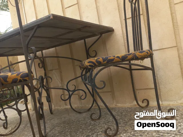 اثاث حديقة خارجي طاولة مرمر  4 كراسي بيع او استبدال