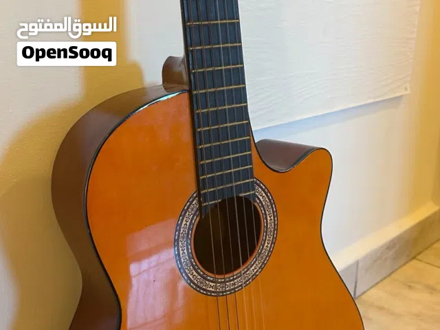 قيتار للبيع حالة ممتازة السعر 40 قابل للتفاوض