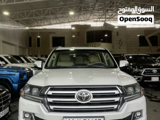 لاندكروزر وايت ايديشن GXR 2017 عداد 154 الف فقط