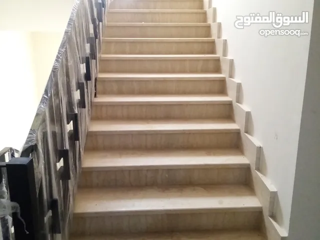 200 m2 4 Bedrooms Apartments for Rent in Tripoli Al-Kremiah