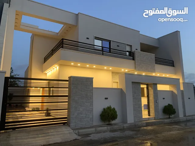 335 m2 3 Bedrooms Townhouse for Sale in Tripoli Ain Zara