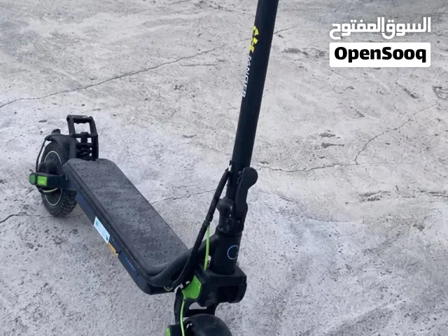سكوتر كهربائي نظيف مامستعمل غير شهر