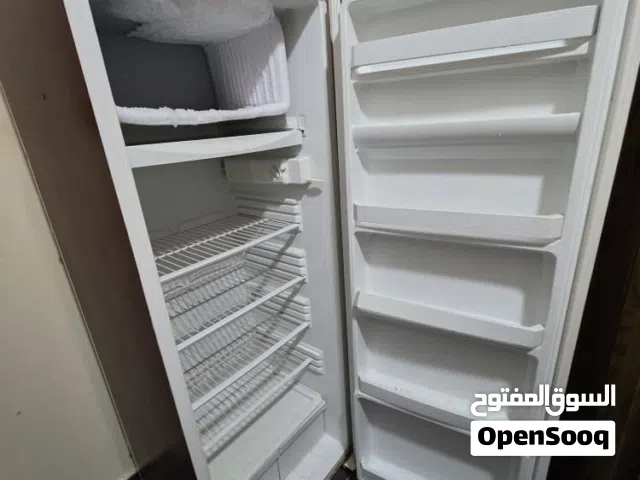 ثلاجه .. . . . . .