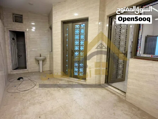 180 m2 3 Bedrooms Townhouse for Rent in Basra Juninah