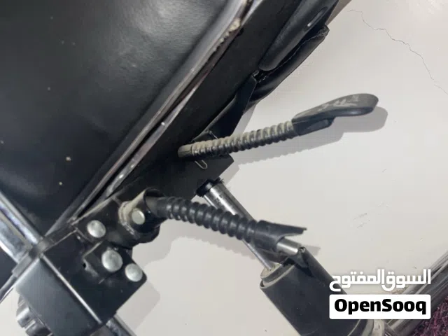 كرسي مكتبي متحرك بعجلات