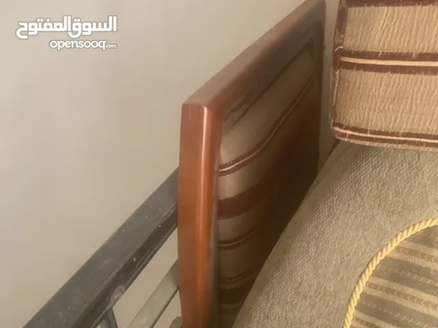 مساند للجلسة مصنًوعة من لوح الزان