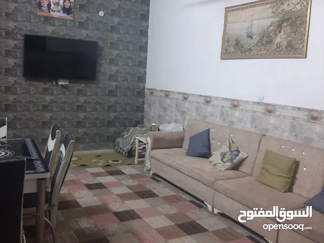 بيت للبيع مع شقة معزولة تماما عن الطابق الثاني