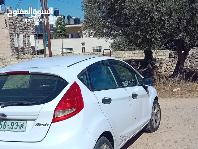 للبيع فورد فيستا جير عادي