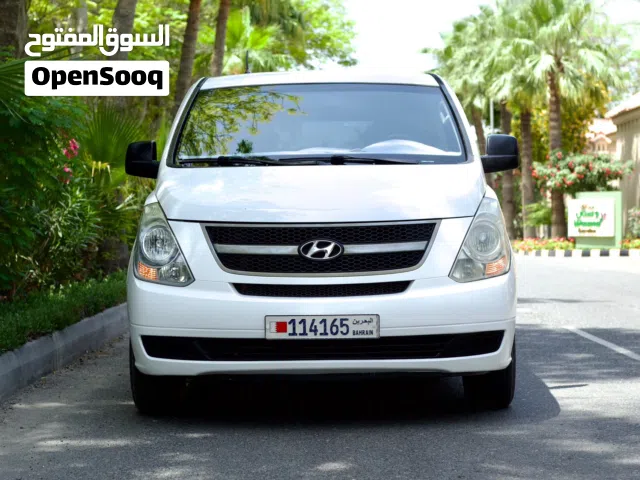 2013 هيونداي H1 Standard