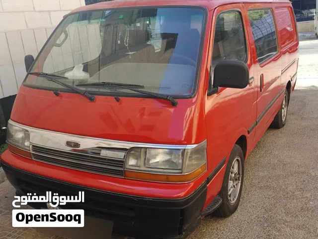 باص تويوتا هايس قير اتوماتيك
