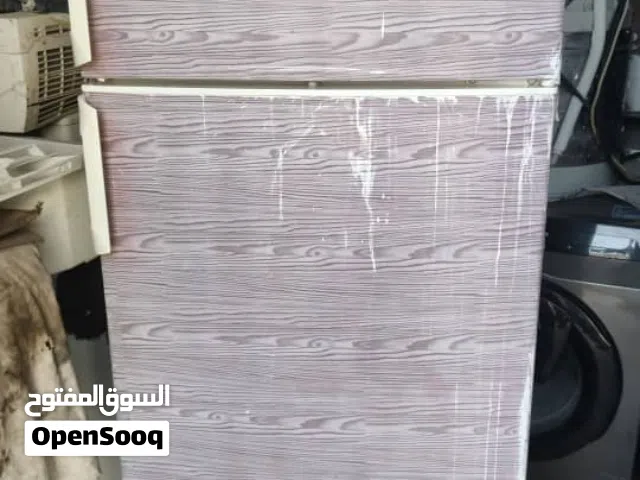ثلاجة نظيفة