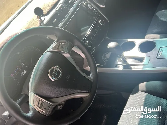 نيسان التيما للبيع سيارة بي حاله جيدة للبيع المستعجل قابل للتفاوض