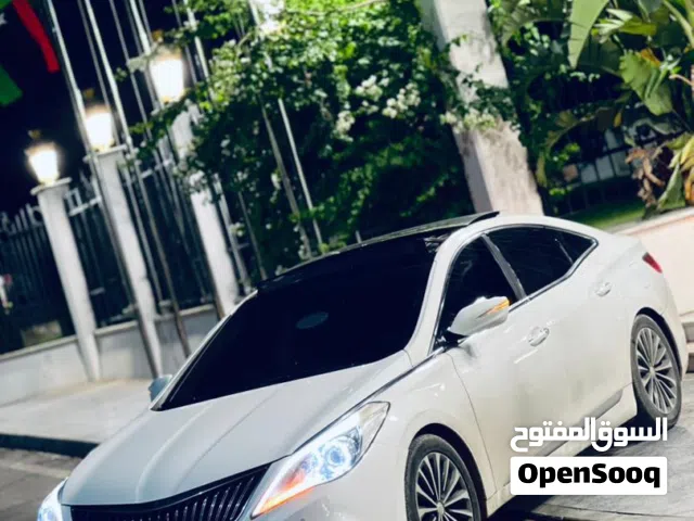 2014 هيونداي ازيرا Standard