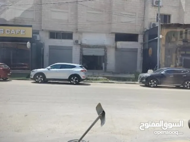 تأجير محل مشطب سوبر ديلوكس بالقرب من بنك فلسطين، شارع مجمع المحاكم