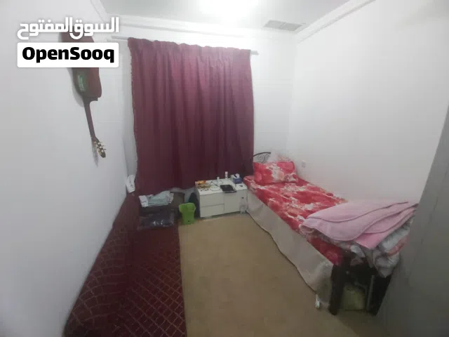 مطلوب شخص لمشاركة غرفة في شقة غرفتين وصالة
