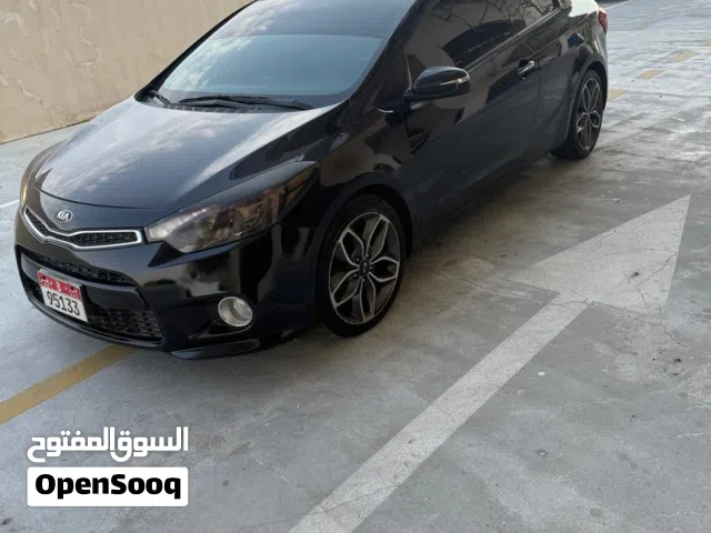2015 كيا سيراتو Standard