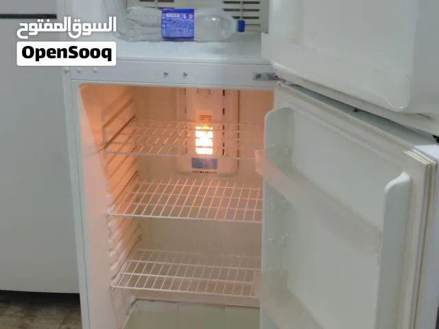 نبيع ثلاجه ونسا 14 قدم حجم متوسط بحاله ممتازه استخدام خفيف معا التوصل التشغيل والكفاله تبريد وتجميد