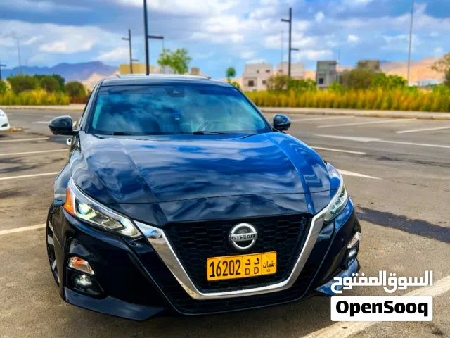 نيسان التيما بلاتينيوم موديل 2020 فل كامل بممشى 102 الف ميل تسجيل جديد حاله السياره ممتازة جدا جدا